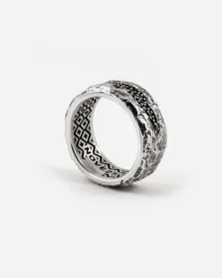 ANELLO FASCIA MATERIC CON PIETRE NERE