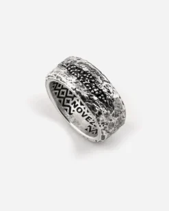 ANELLO FASCIA MATERIC CON PIETRE NERE