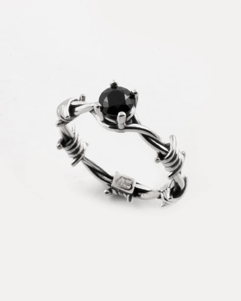 ANELLO SOLITARIO FILO SPINATO IN ARGENTO CON BRILLANTE NERO