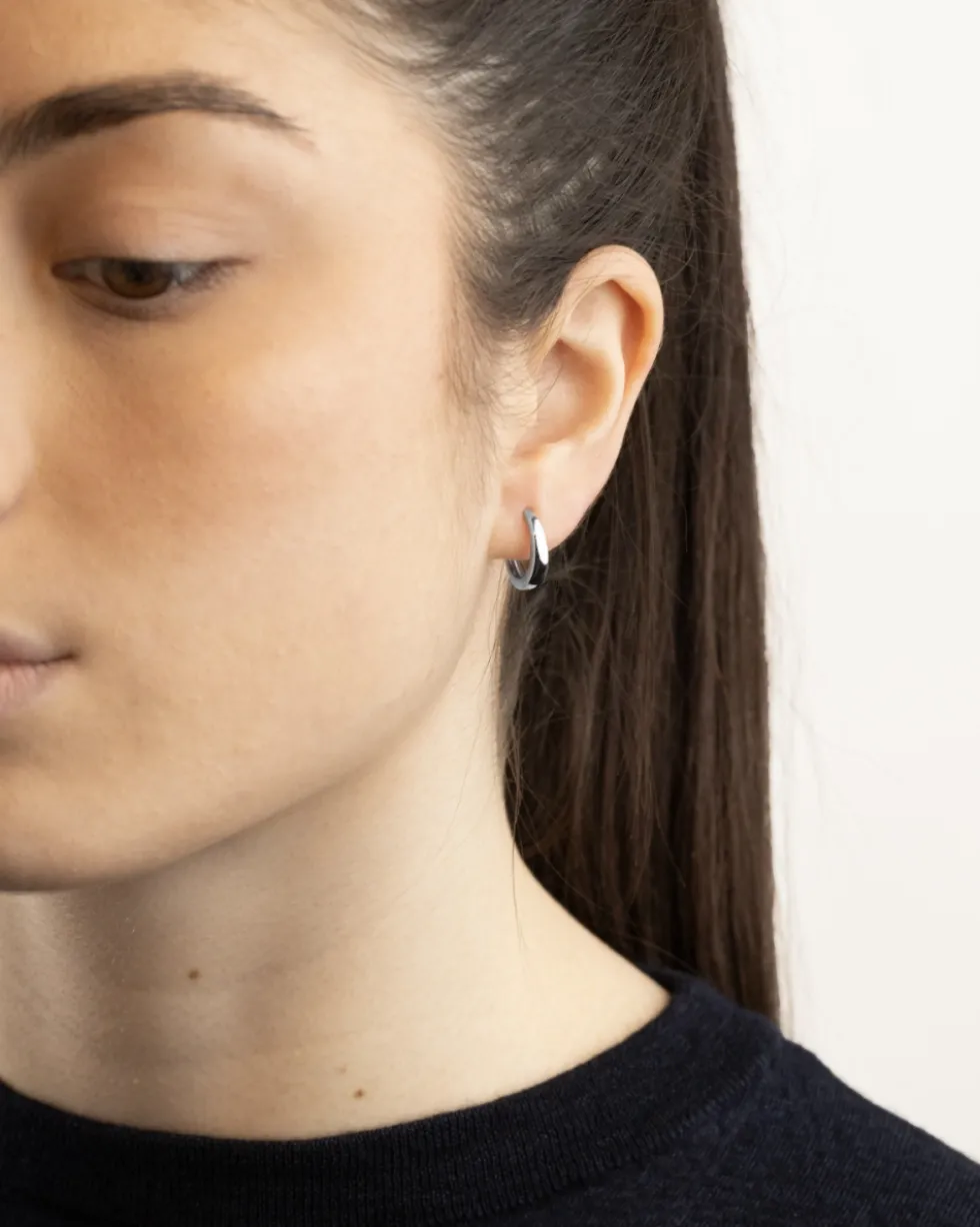 ORECCHINO A CERCHIO DIAM 11 MM CON SCATTINO IN ARGENTO
